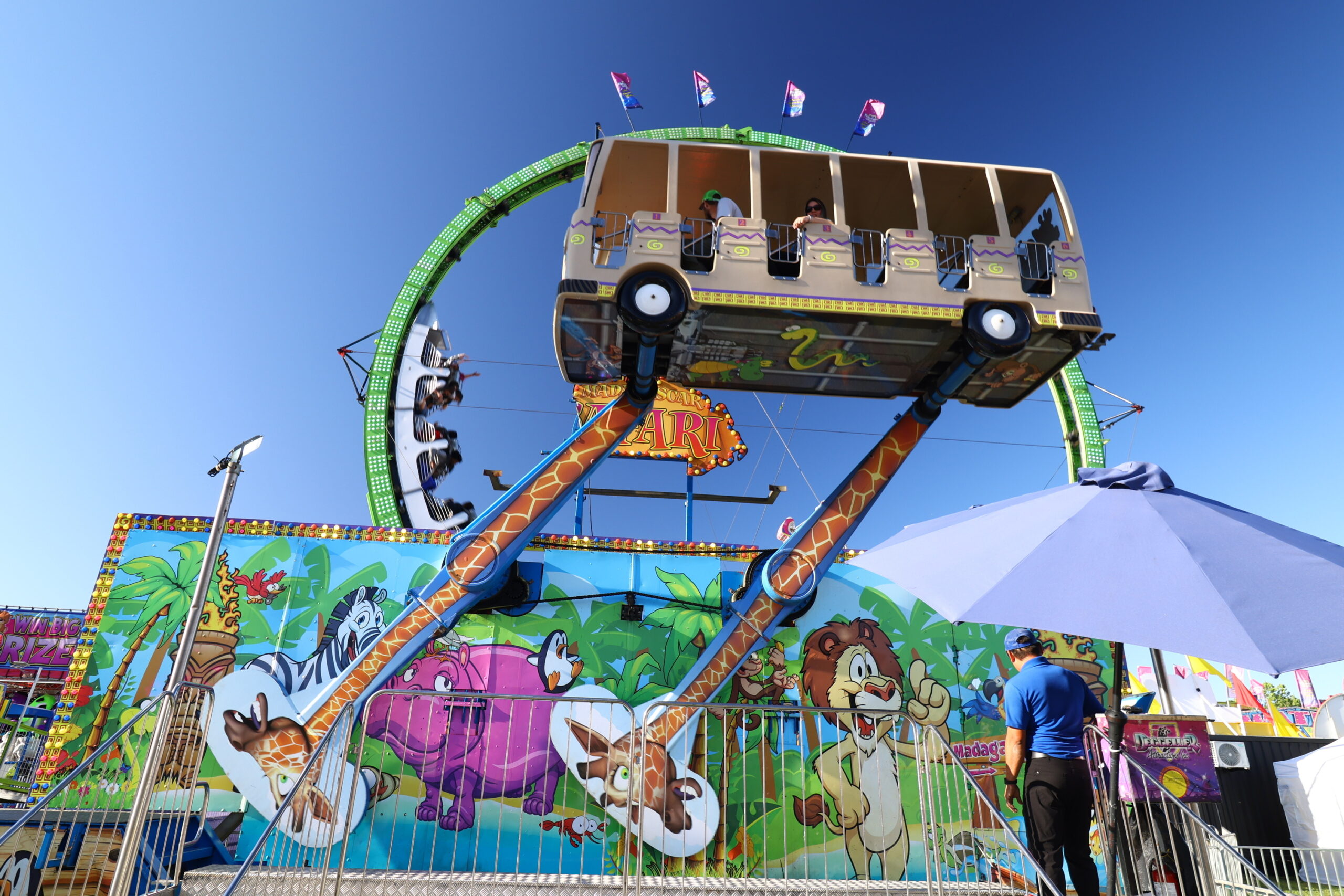 Mega Pass & Rides! 33 Madagascar Bus scaled